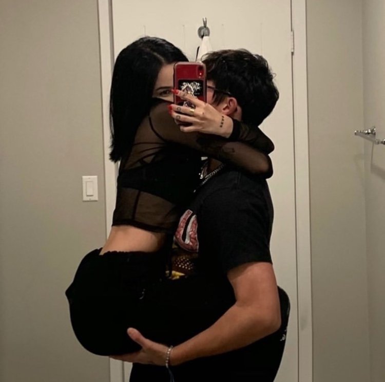 Мэгги Линдеманн поцелуй