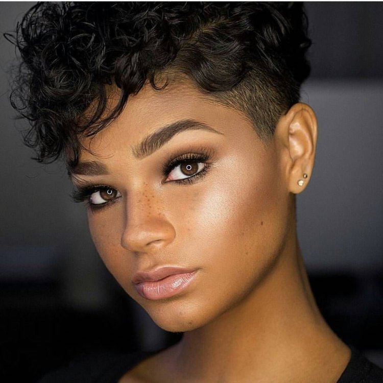 Aiyana a Lewis короткая стрижка