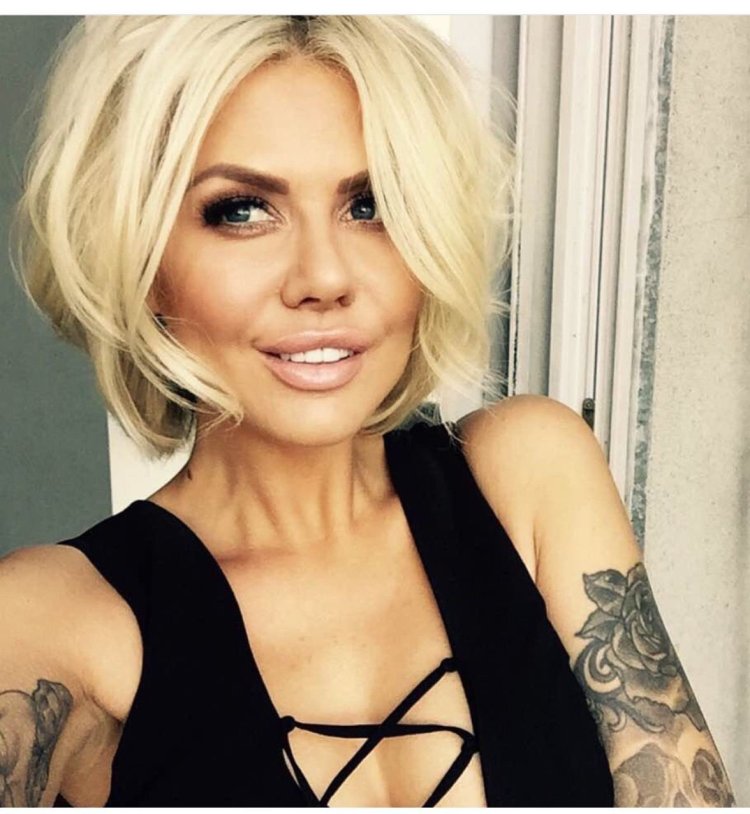 Стрижка Боб каре блонд