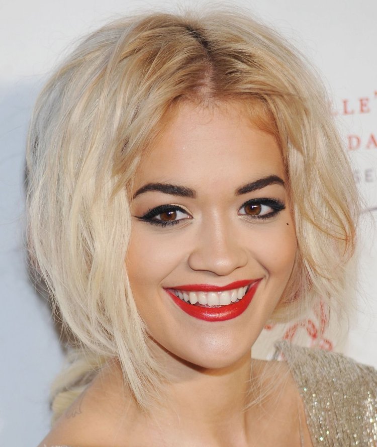 Рита Ора блондинка