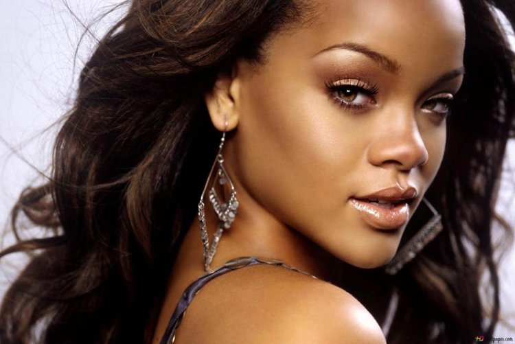 Rihanna портрет