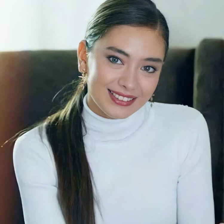 Неслихан Атагюль Нихан Сезин