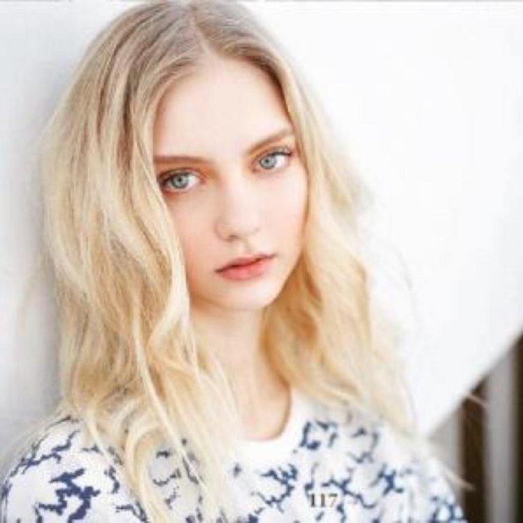 Анна Кусакина Квин