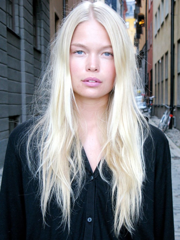 Эшли Джеймс платиновый блонд