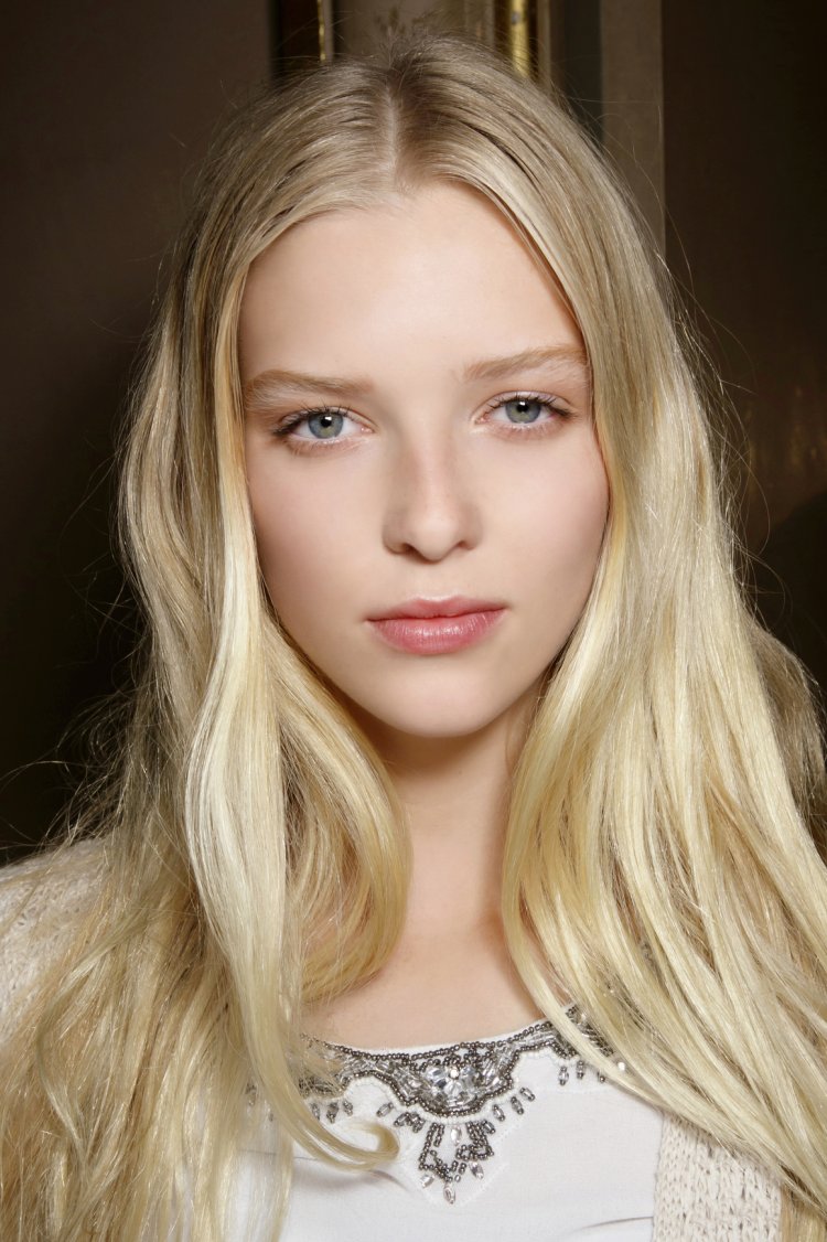 Блондинки со светлыми бровями