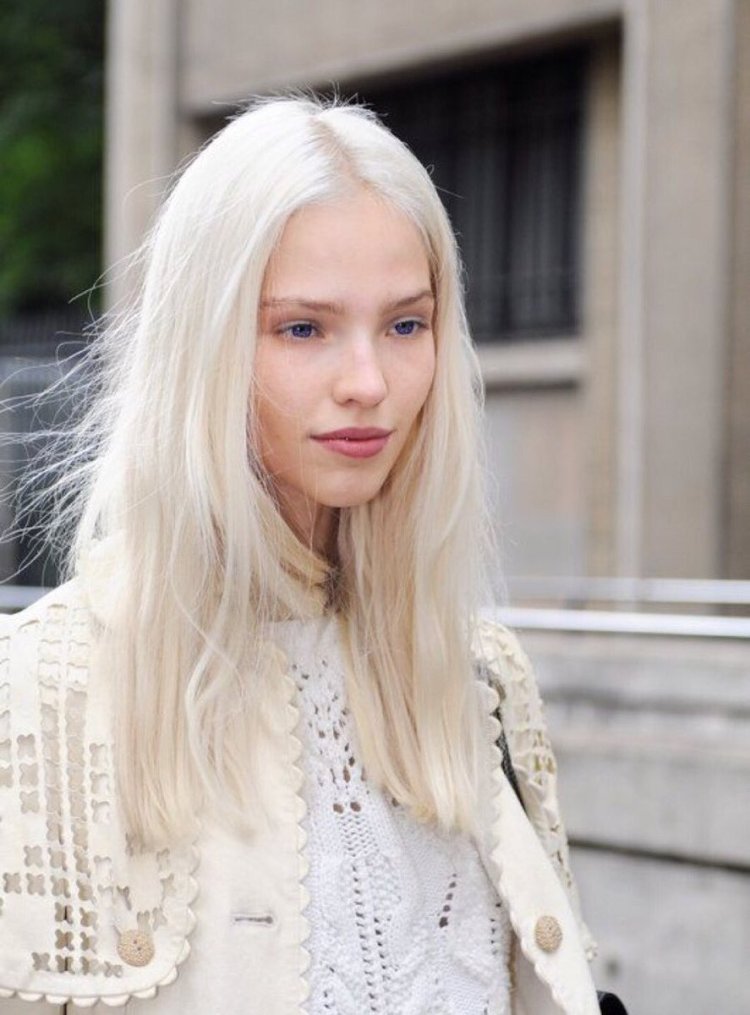 Саша Лусс платиновая блондинка