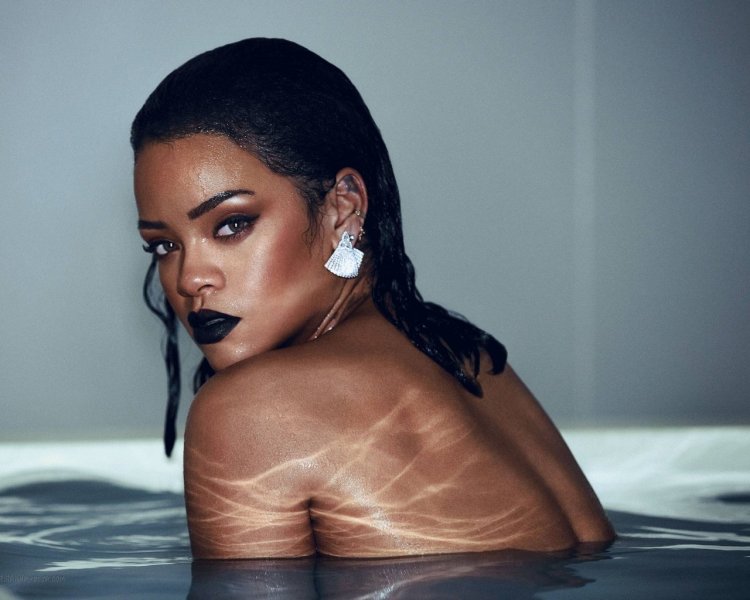 Чёрная певица риханна