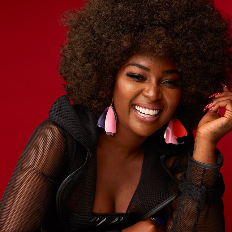 Афро Брук певица