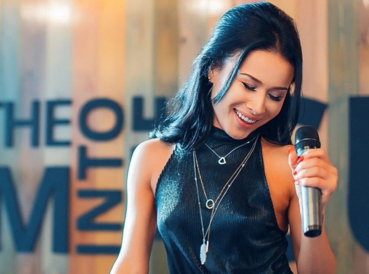 Луина Казахстанская певица