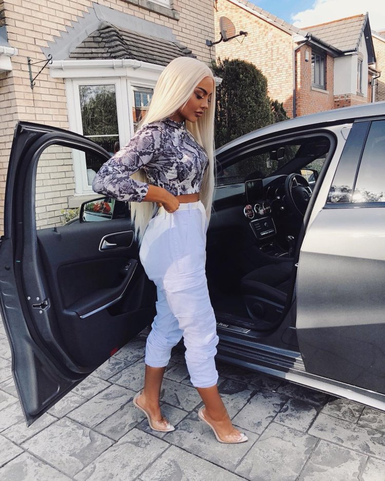 Белые брюки женские обтягивающие