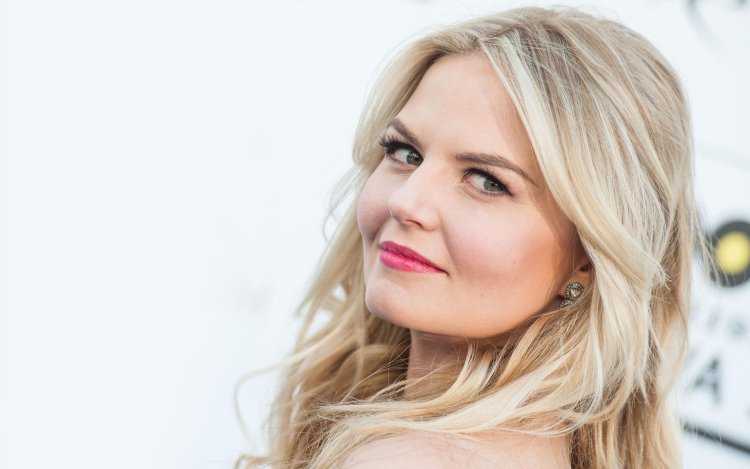 Актриса Дженнифер Моррисон