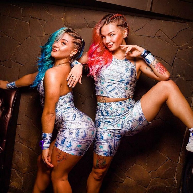 Дикая вечеринка девушки