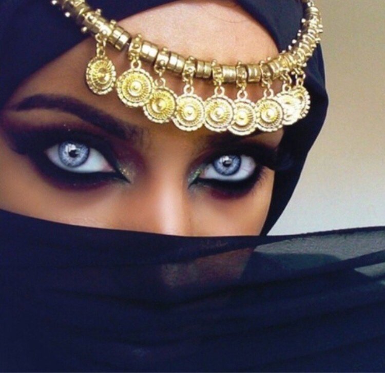 Восточные глаза девушек