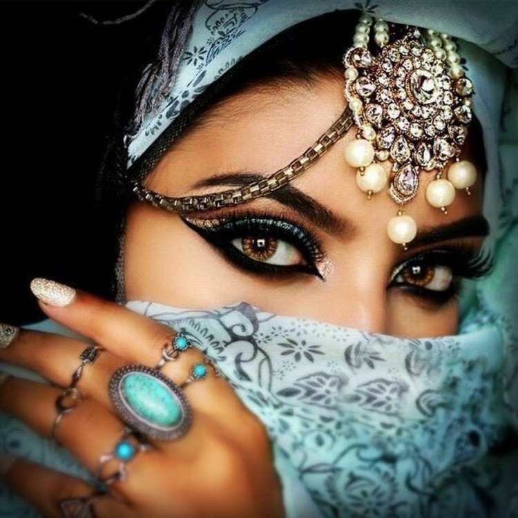 Восточный макияж глаз Жади