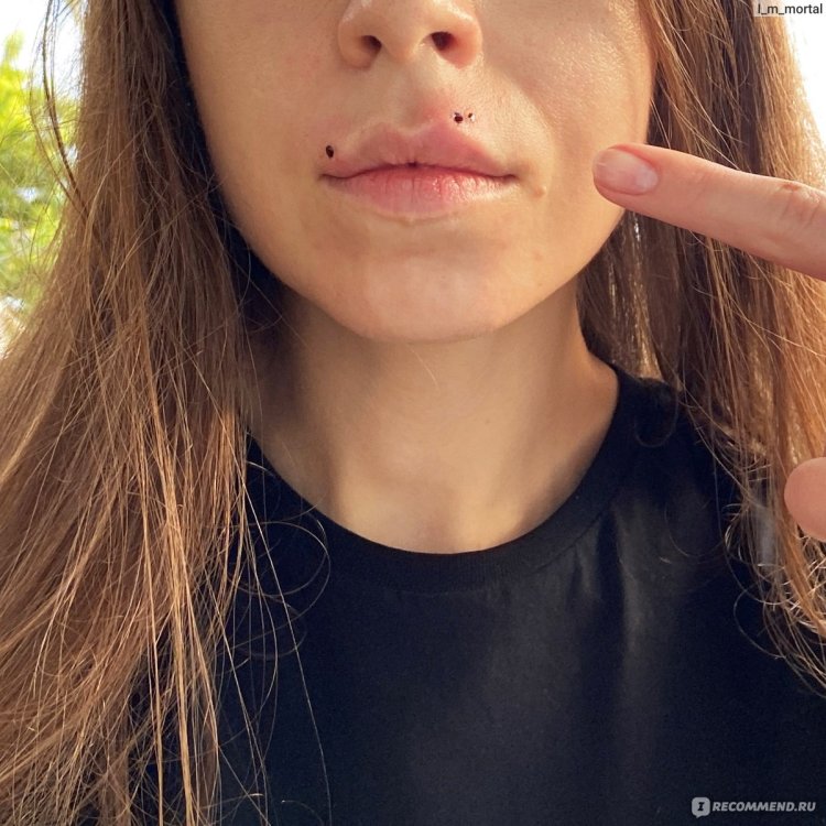 Пирсинг нижней губы