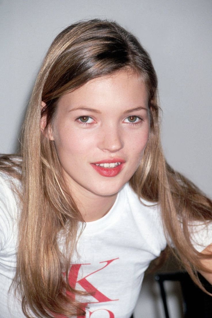 Красивые девушки с косоглазием