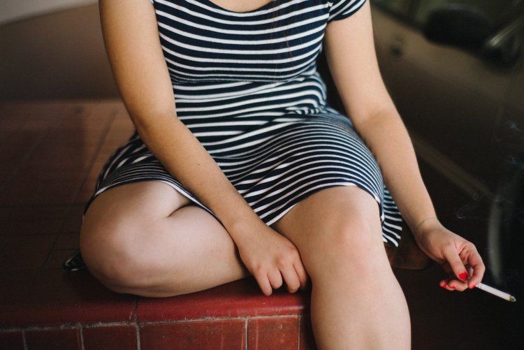 Белоснежные пухленькие коленки девушек