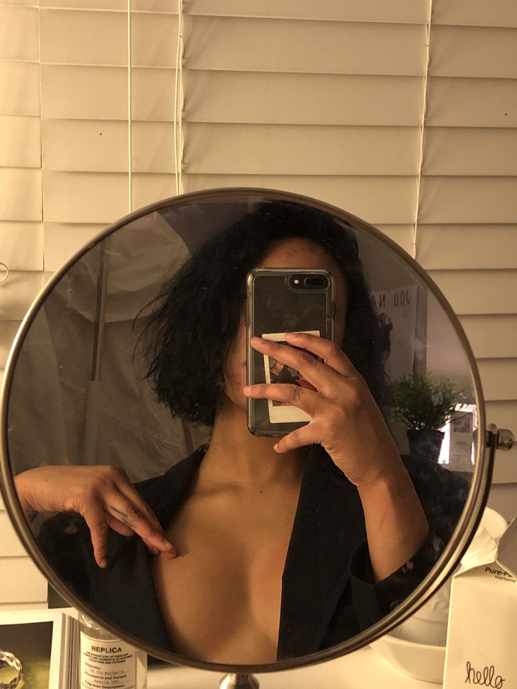 Селфи в маленьком зеркале