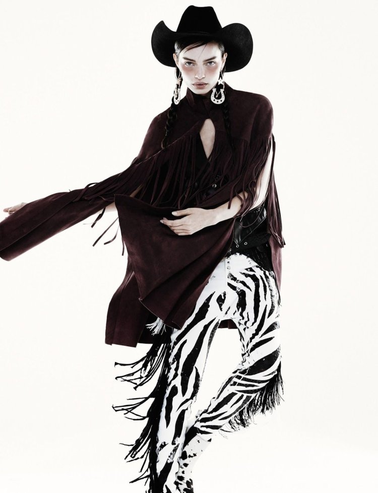 Стиль Нуар в одежде для полной женщины