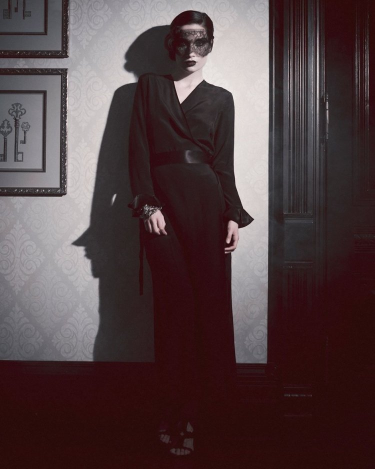 Нуарное платье в стиле 20х