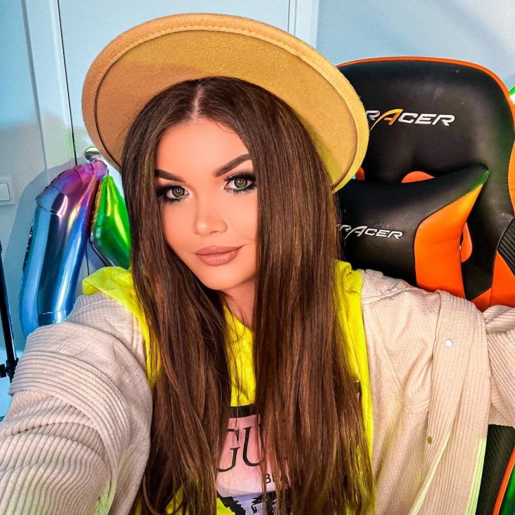 Елена Райтман с парнем