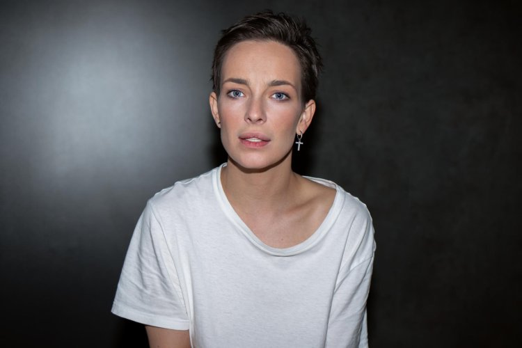 Анна попова актриса