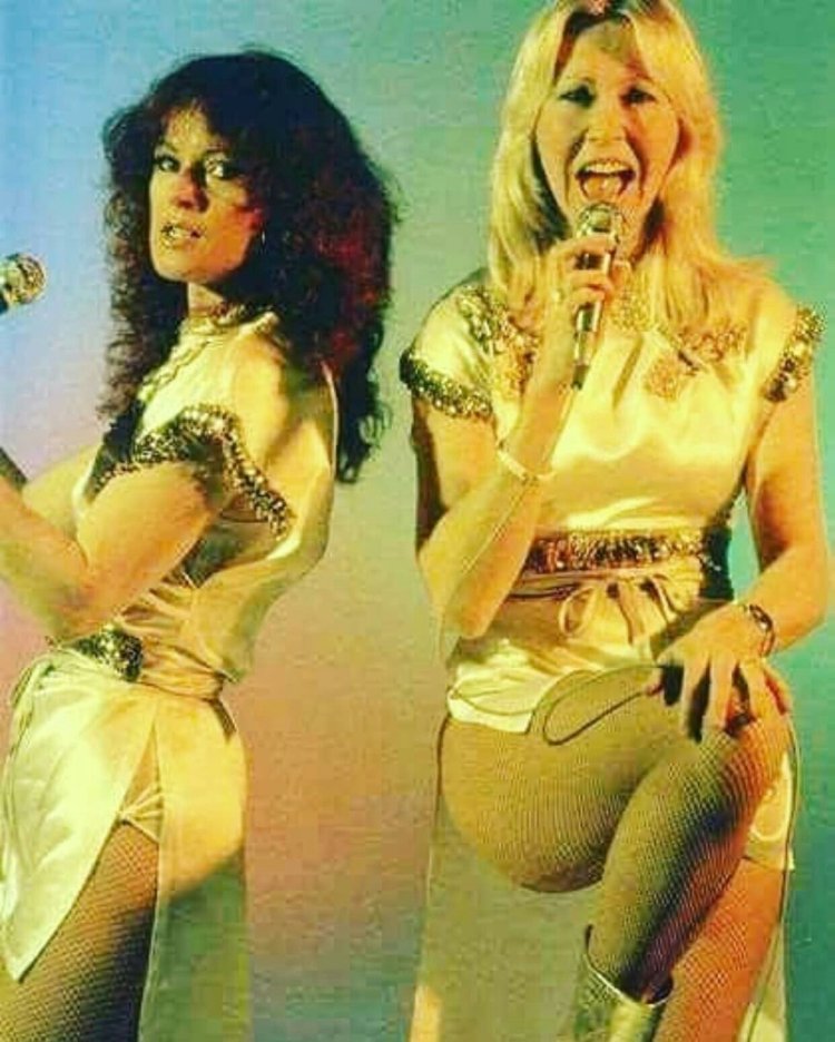 Абба в трусах