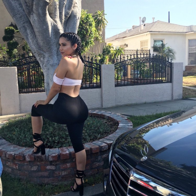 Джанет Гузман ножки