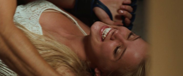 Никогда не сдавайся фильм 2008 Эмбер Херд