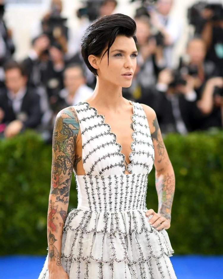 Руби Роуз короткая стрижка