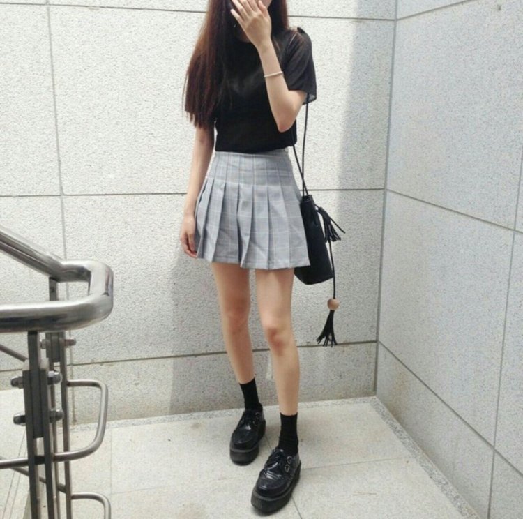 Девушки в юбке тумблер