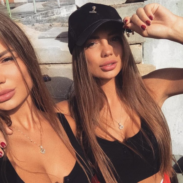 Близняшки Кристина и Анна