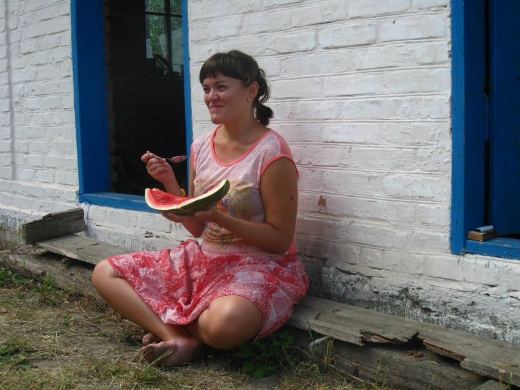 Деревенские женщины в трусах