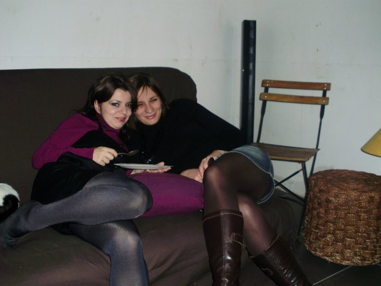 Женские коллективы в колготках частное