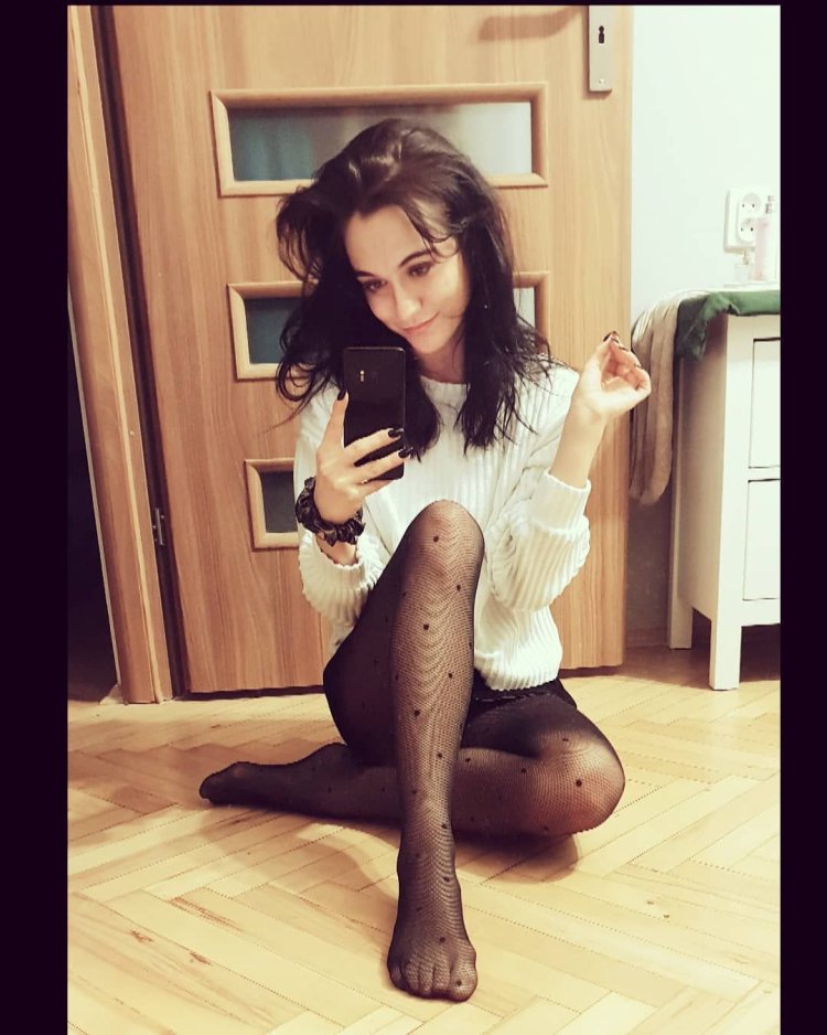 Красивое селфи в чулках