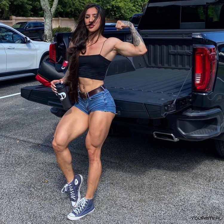 Бодибилдер Набиева