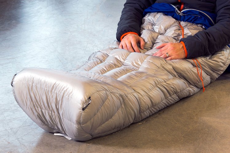 Спальник нога