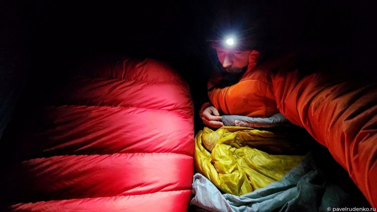 Связывание в спальных мешках