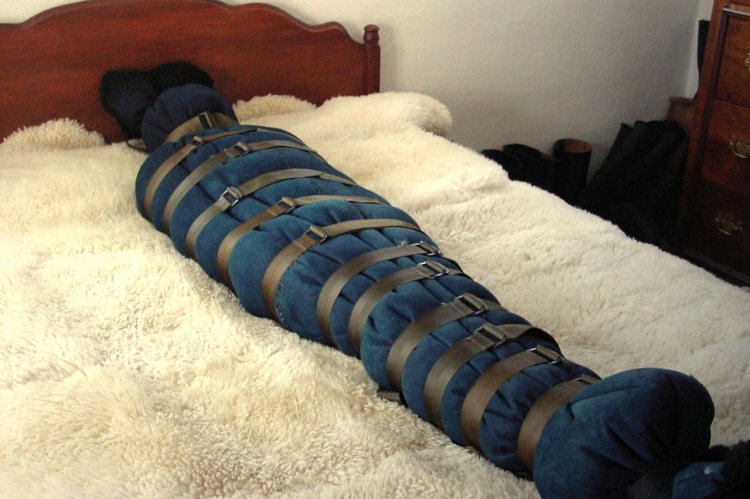 Пеленание мумификация укутывание