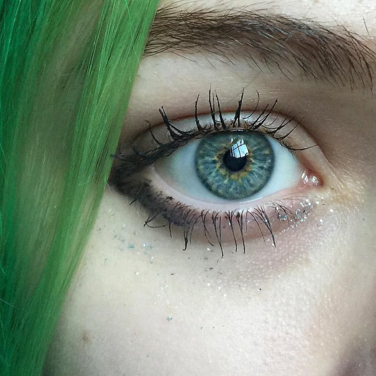 Зеленый цвет глаз