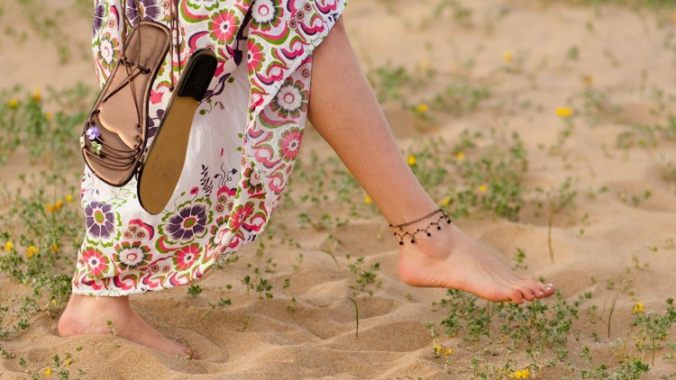 Ева Тамарго босиком