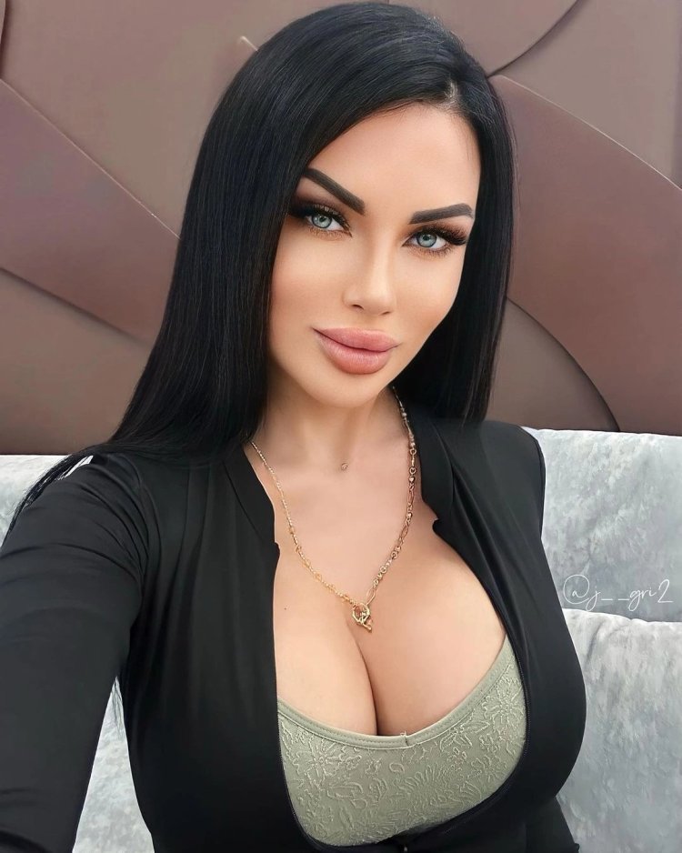 Красива девушка