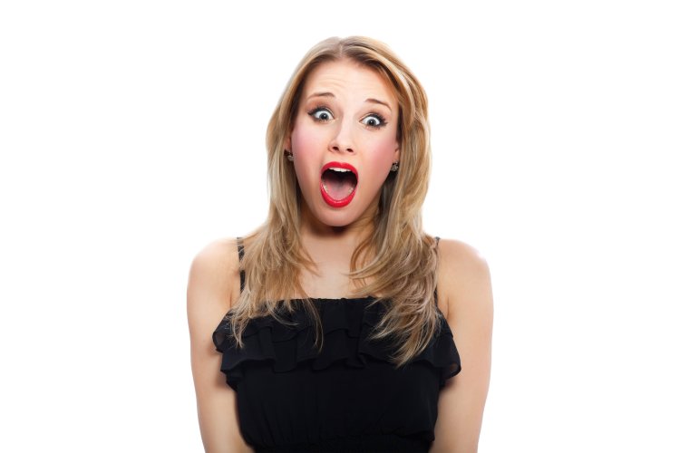 Женщина с открытым ртом
