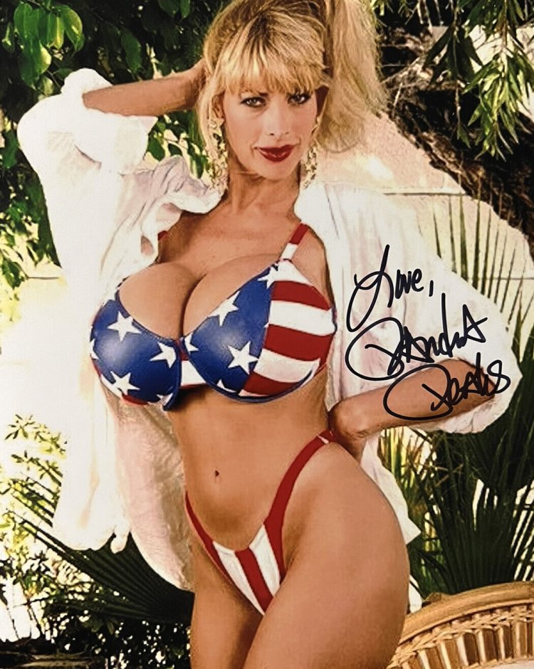 Тиффани Тауэрс Биг бубс