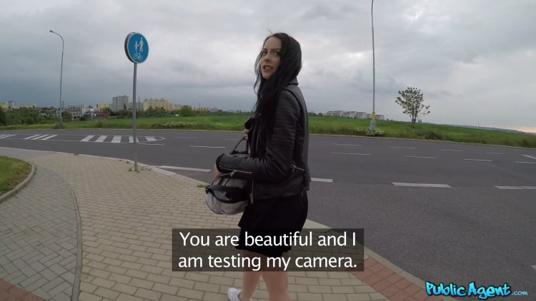 Public agent Alessa Savage gets creampied