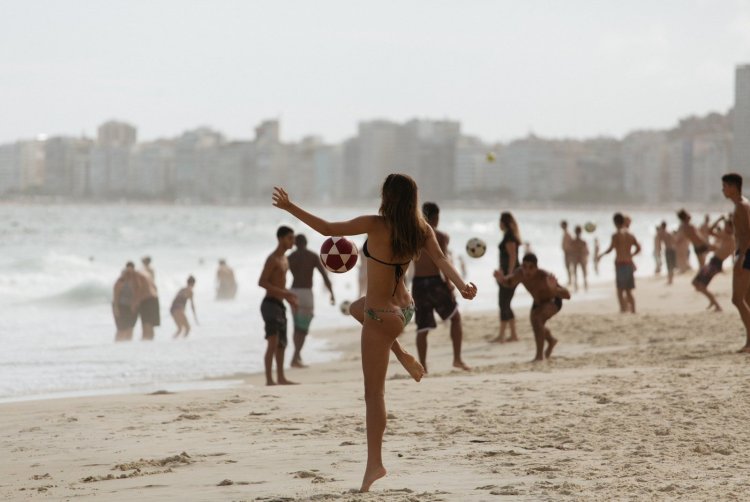 Рио де Жанейро Копакабана девушки