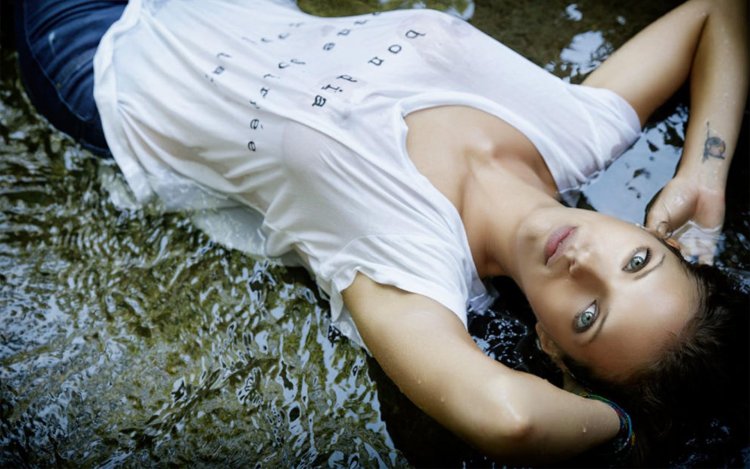 Мокрые футболки