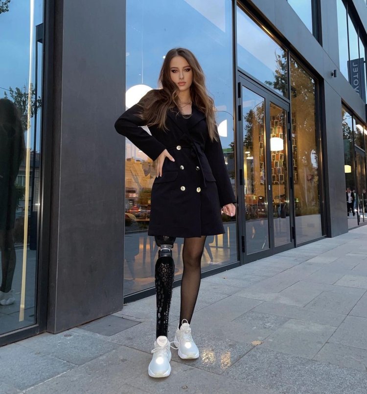 Киборг модель Ангелина Гаранина