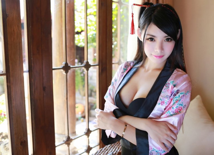 Японская модель XIUREN