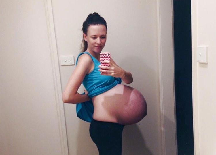 Огромные животы беременных